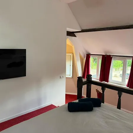 Apartment Privee Sur Loing Moret-sur-Loing