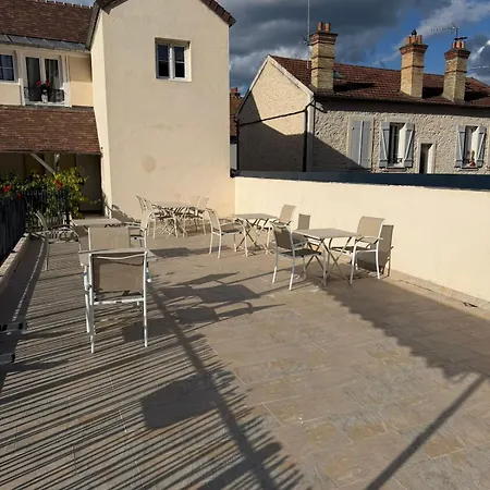 Privee Sur Loing Apartment *